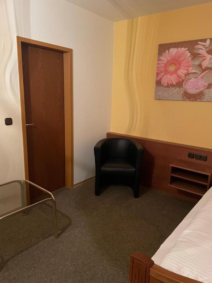 Hotel Zur Post Fromel Бюхльберг Номер фото